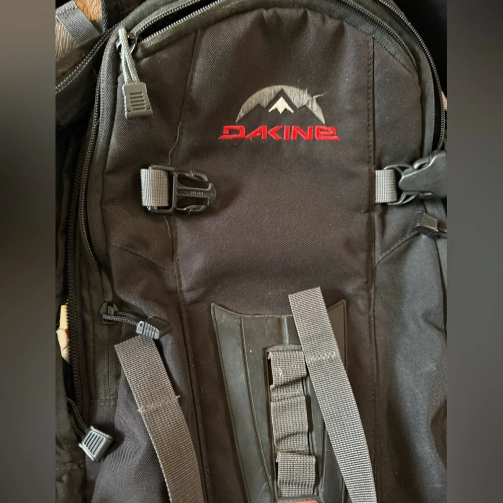 Dakine heli pro